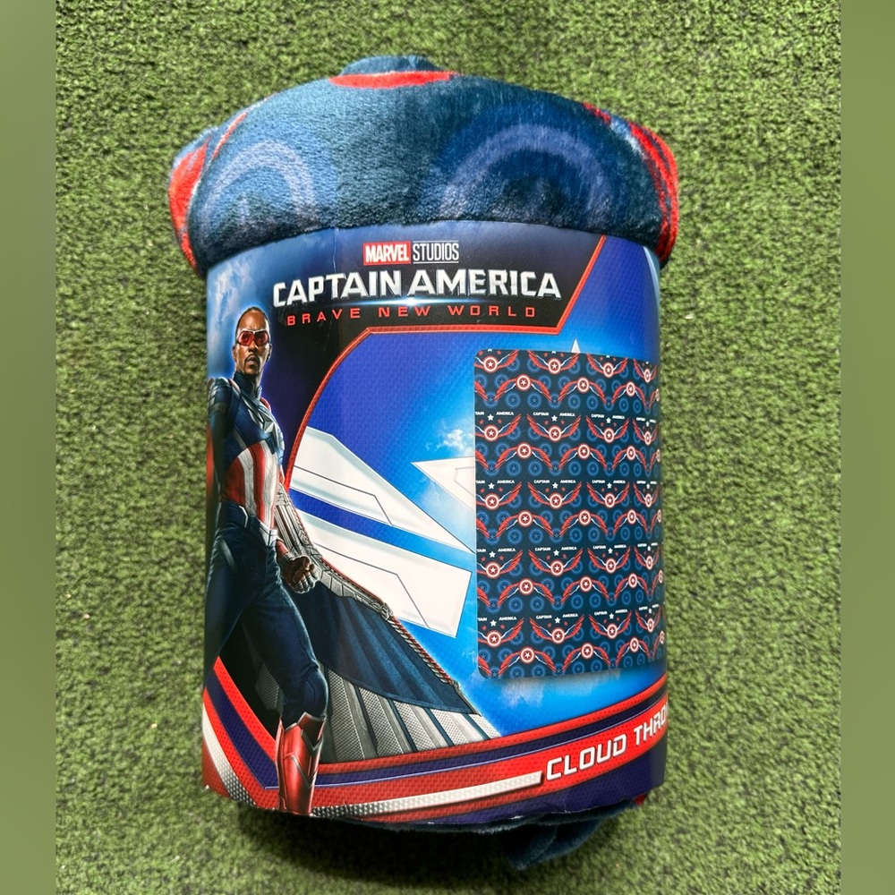 NIP CAPTAIN AMERICA “A BRAVE NEW WORLD” SUPER PLUSH THROW 50 INCH X 60 INCH